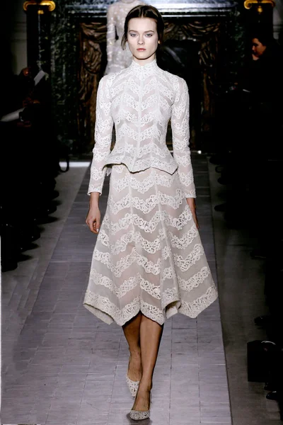 Look 15